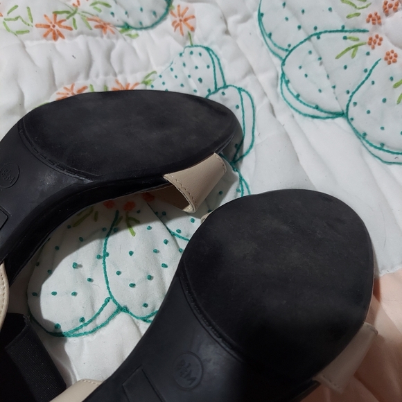 MADELINE STUART, MARCIE Black & Tan Strappy Sandal Heels, Size 8.5 - Picture 12 of 12